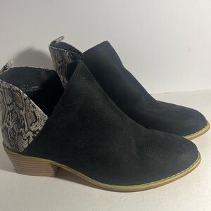 Boutique by Corkys‎ Port Black Snake Print Ankle Boots Booties Women Size 8